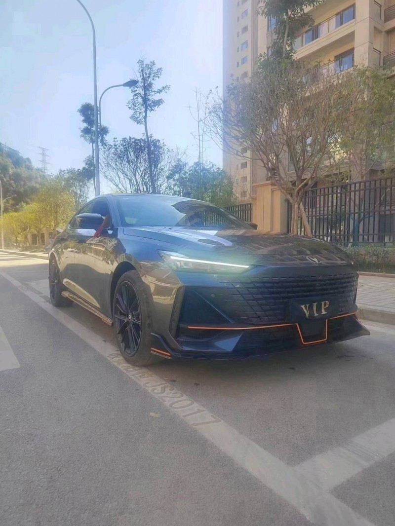 黔西南23年長安汽車UNI-V3