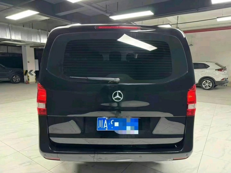 成都20年奔驰威霆3