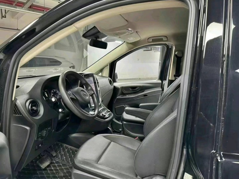 成都20年奔驰威霆7