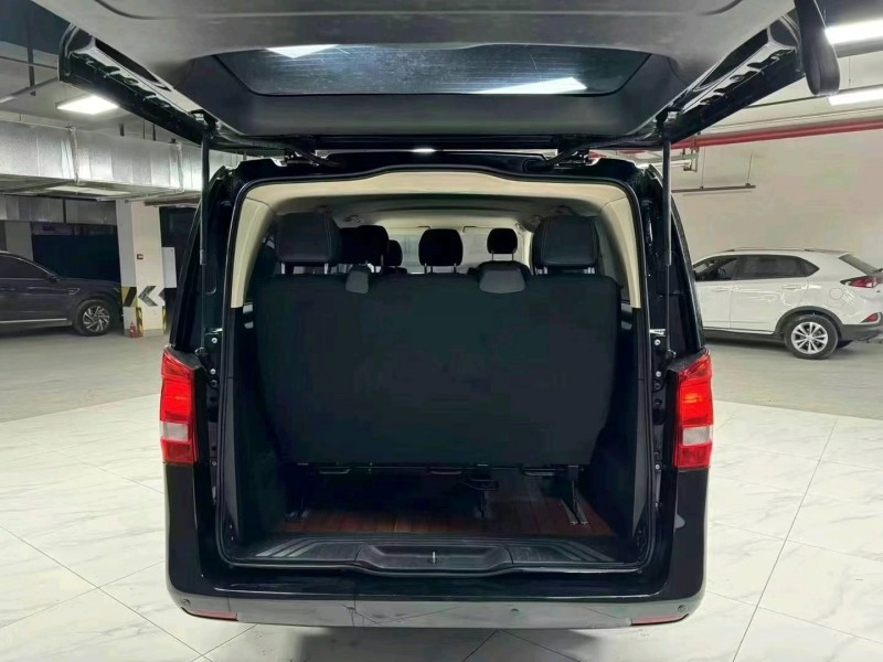 成都20年奔驰威霆9