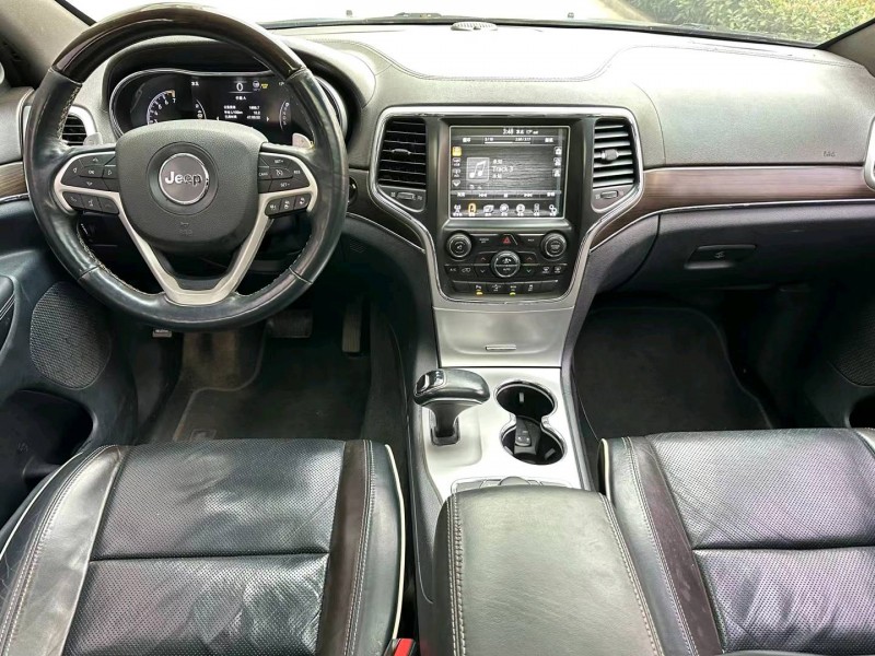 济宁16年Jeep大切诺基4