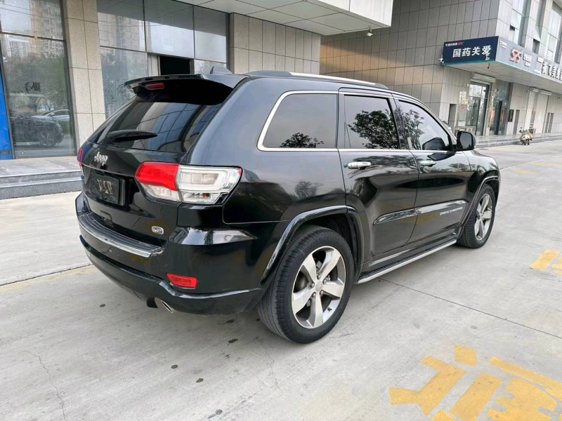 济宁16年Jeep大切诺基7