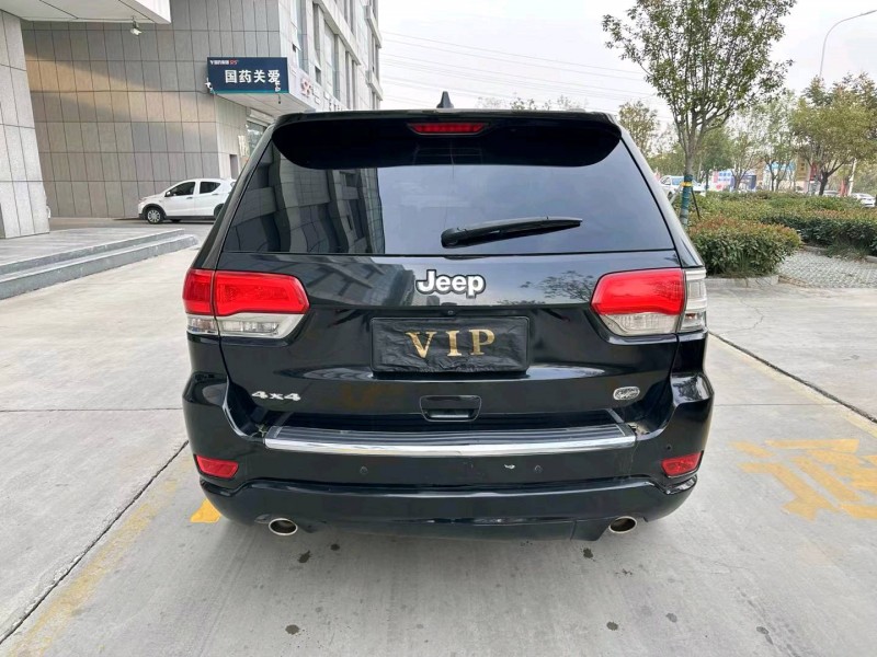 济宁16年Jeep大切诺基9