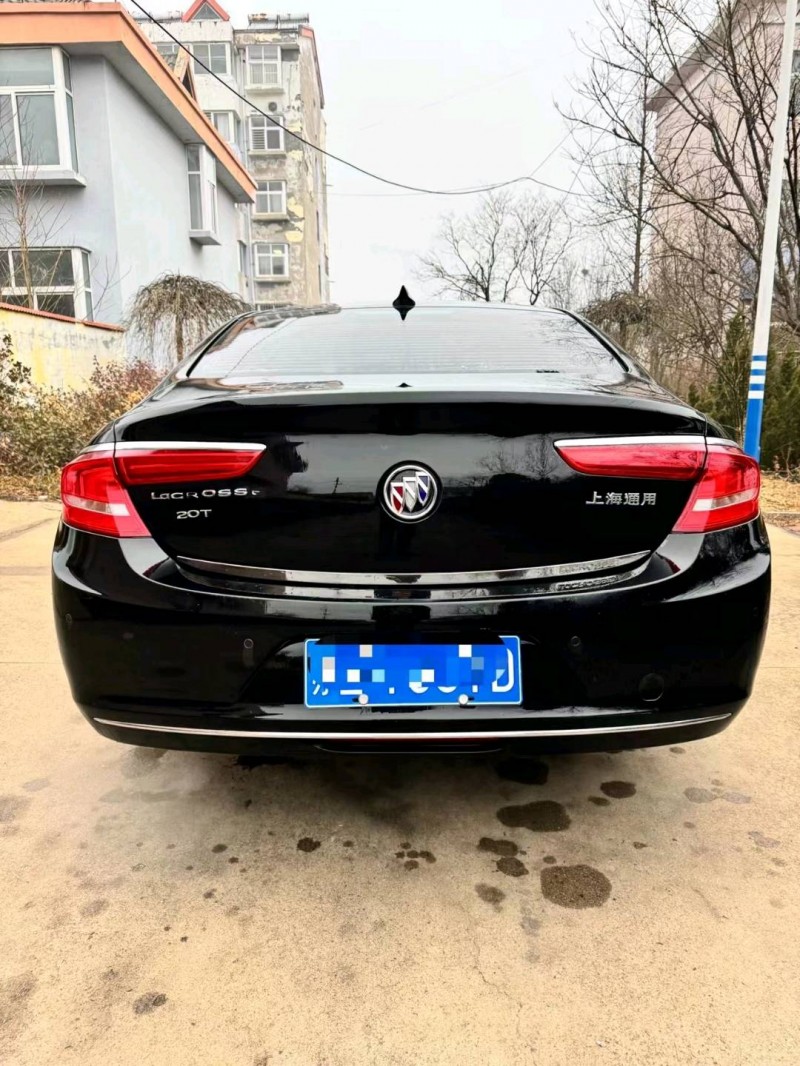 东营16年别克君越9