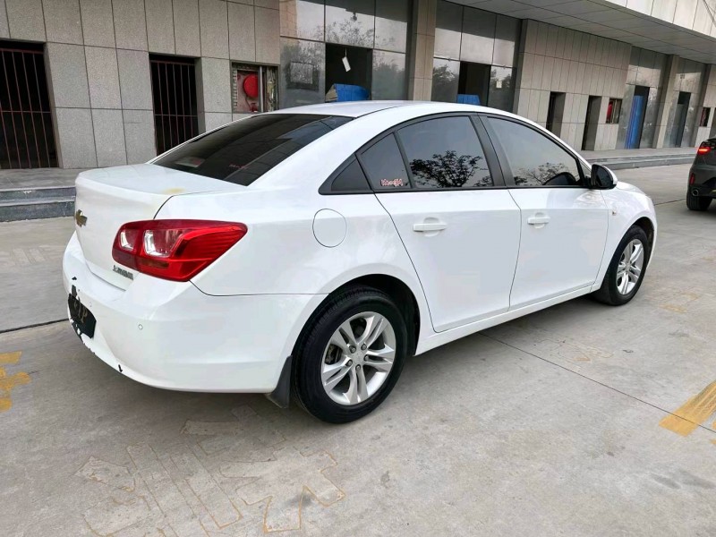 济宁16年雪佛兰科鲁兹8