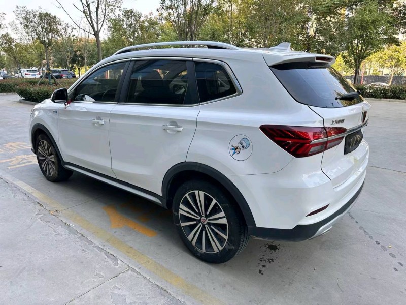 济宁20年荣威RX57