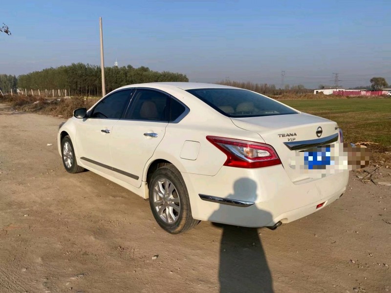 保定16年日产天籁7