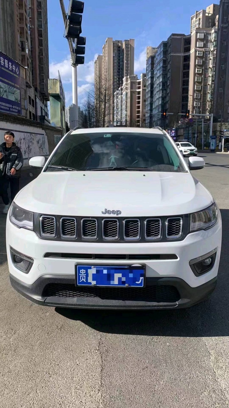 安順21年Jeep指南者1