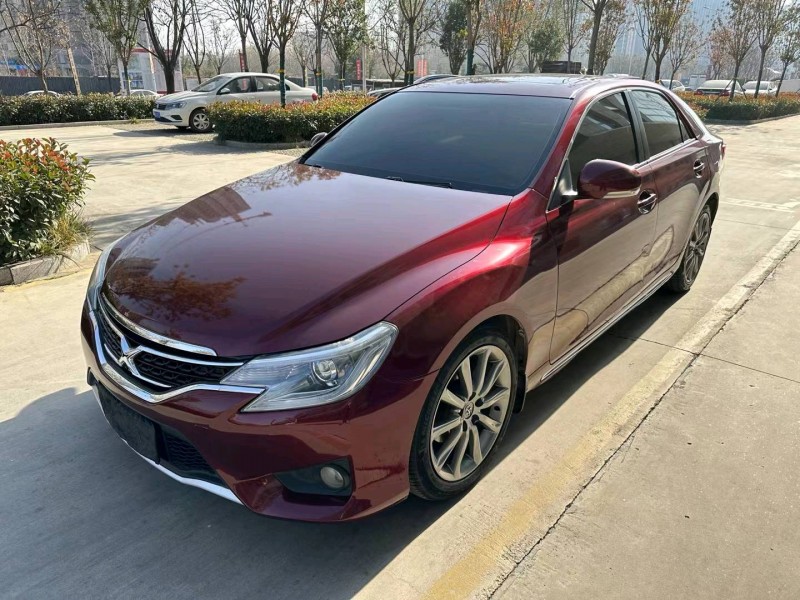 济宁14年丰田锐志2