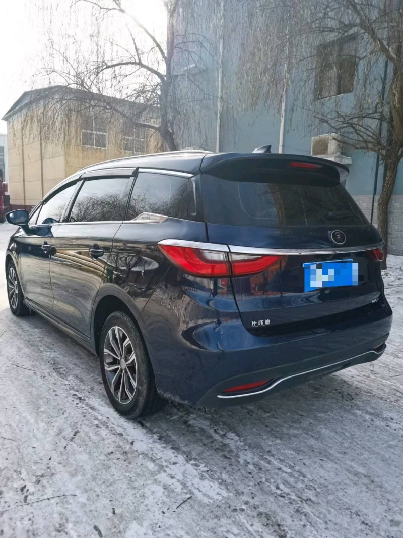 保定19年比亚迪宋MAX7