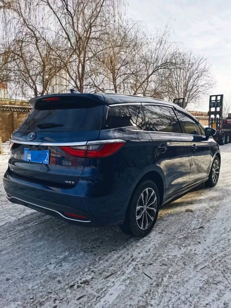 保定19年比亚迪宋MAX8