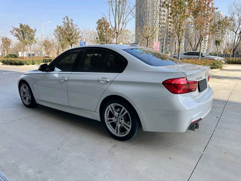 济宁19年宝马3系7