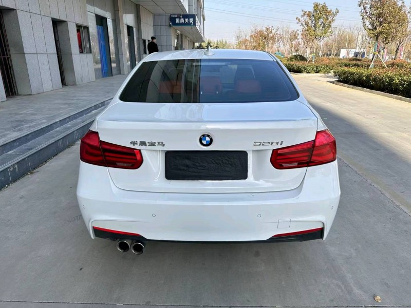 济宁19年宝马3系9