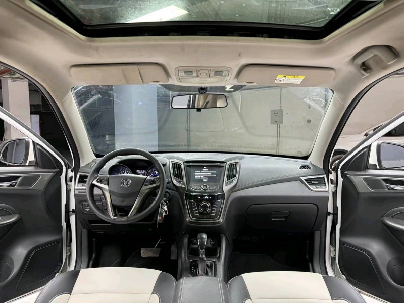 成都17年长安汽车CS358