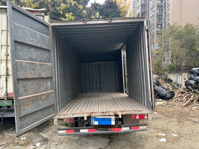 成都21年长安汽车科尚7