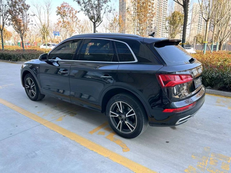 济宁19年奥迪Q57