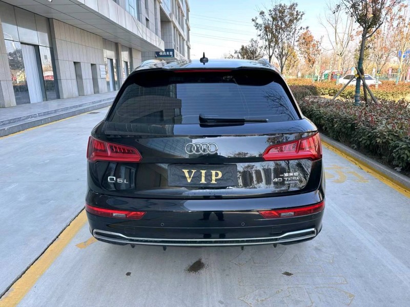 济宁19年奥迪Q59