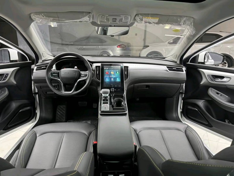 成都23年荣威i68