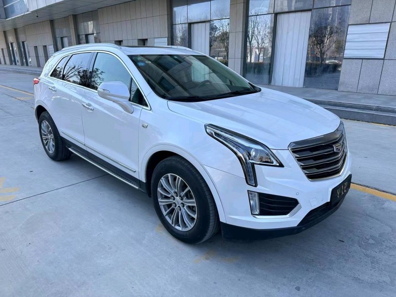 济宁17年凯迪拉克XT52