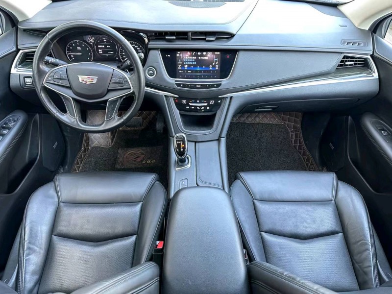 济宁17年凯迪拉克XT54