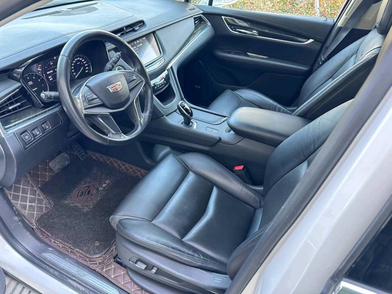 济宁17年凯迪拉克XT55