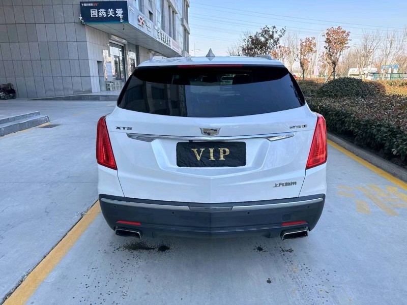 济宁17年凯迪拉克XT59