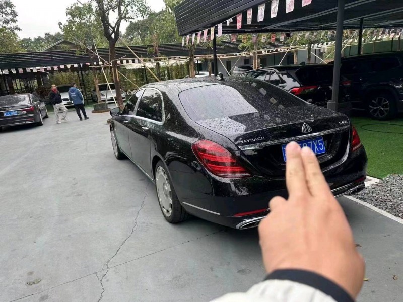 徐州19年奔驰迈巴赫S级2