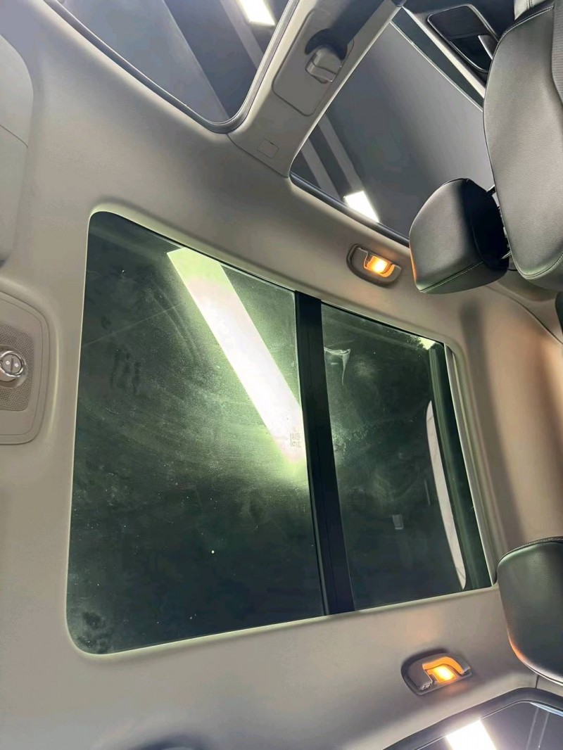 成都20年荣威RX55