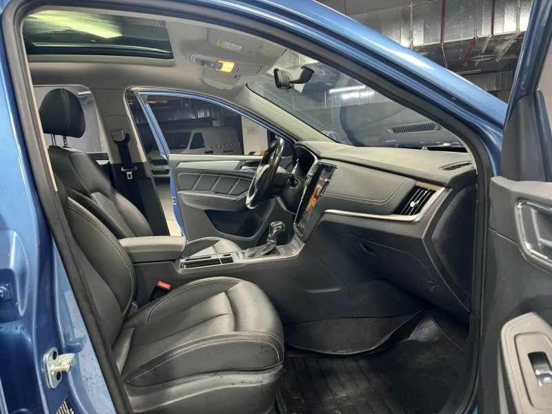 成都20年荣威RX58