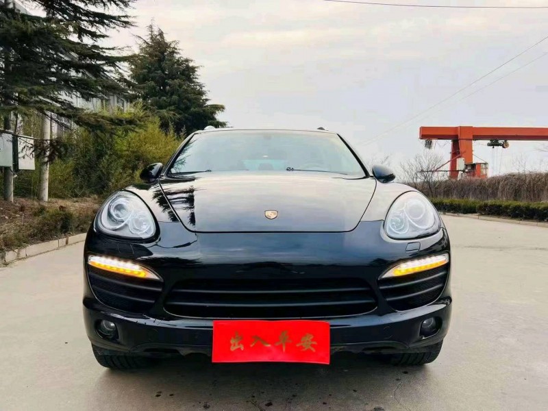 枣庄12年保时捷卡宴1