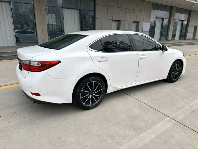 济宁15年雷克萨斯ES8