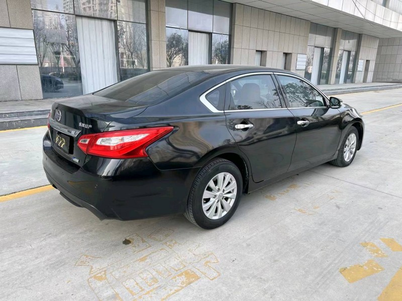 济宁17年日产天籁8