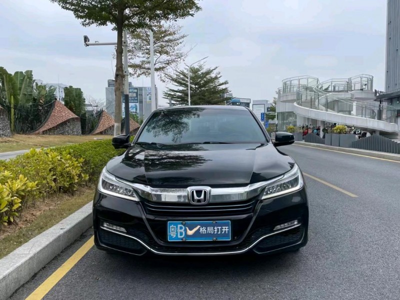 深圳17年本田雅阁1