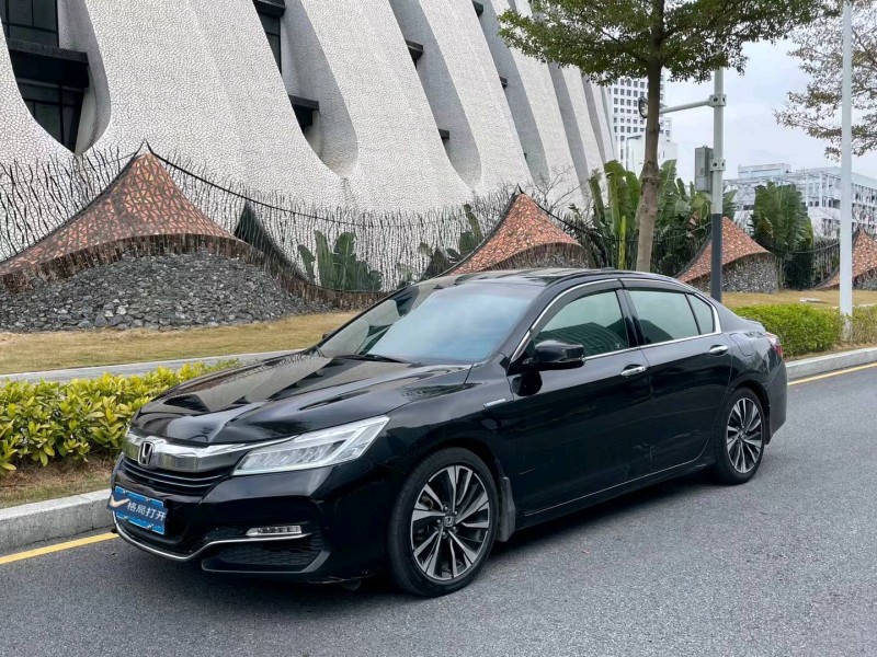 深圳17年本田雅阁3