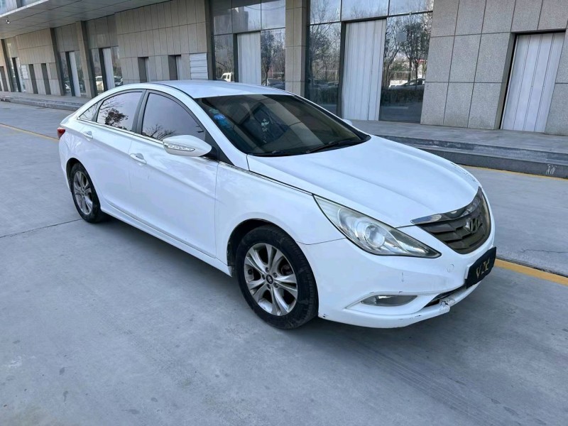 济宁12年现代索纳塔八3