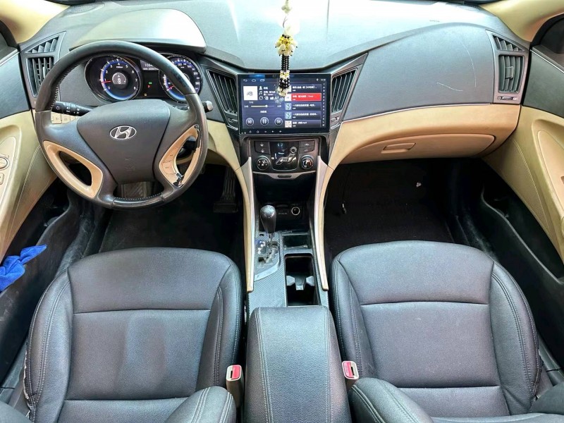 济宁12年现代索纳塔八5