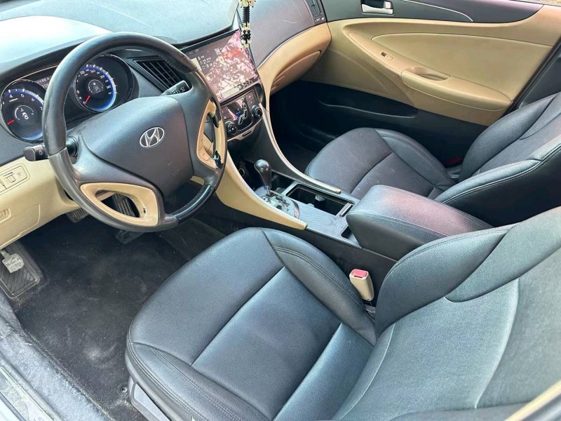 济宁12年现代索纳塔八6