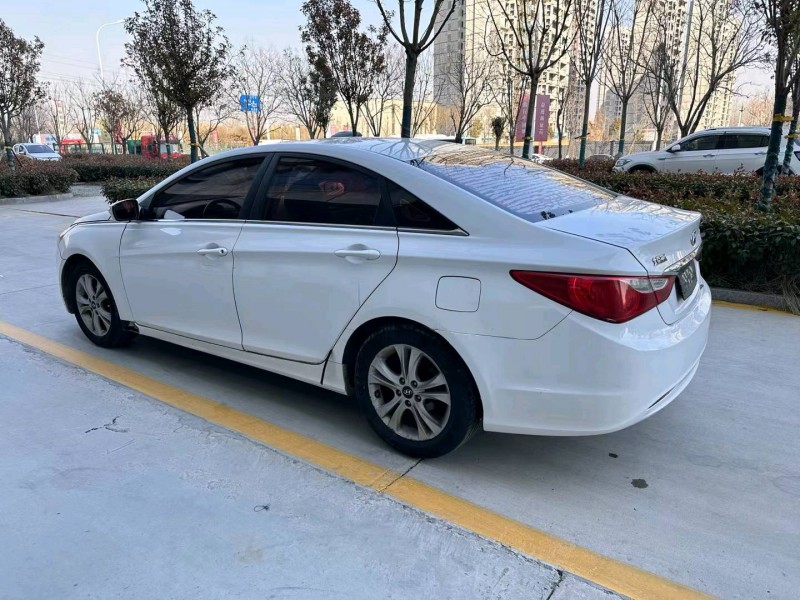 济宁12年现代索纳塔八7