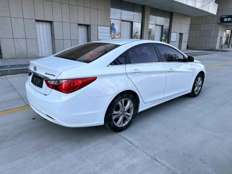 济宁12年现代索纳塔八8