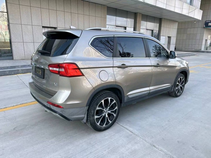 济宁18年东风景逸8