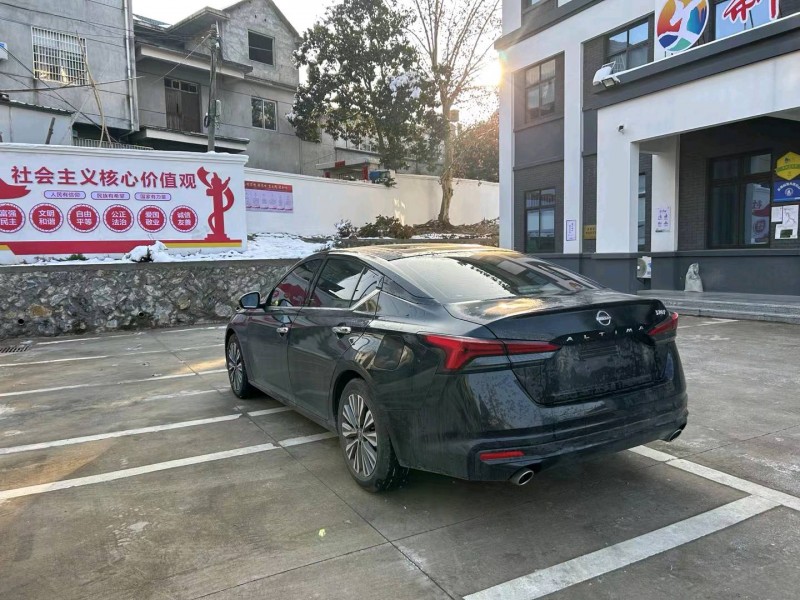 嘉興23年日產天籟6