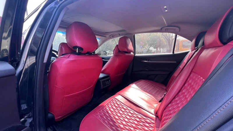 湖州18年豐田凱美瑞8