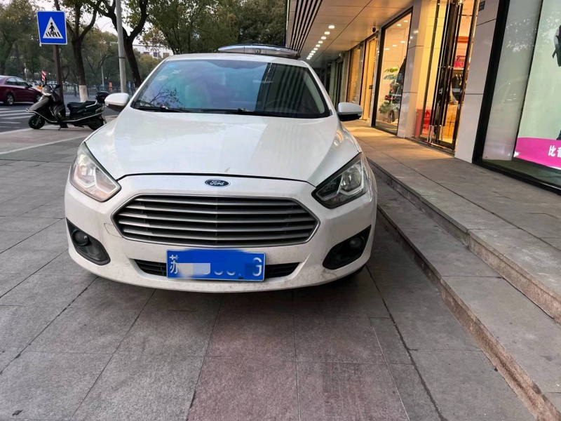 常州18年福特福睿斯1