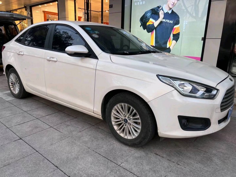 常州18年福特福睿斯2