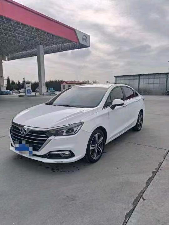 邯郸19年北汽绅宝D502