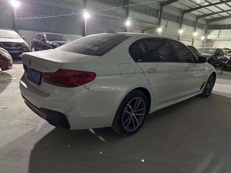 济宁18年宝马5系4