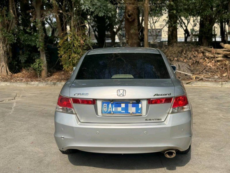 珠海10年本田雅阁5