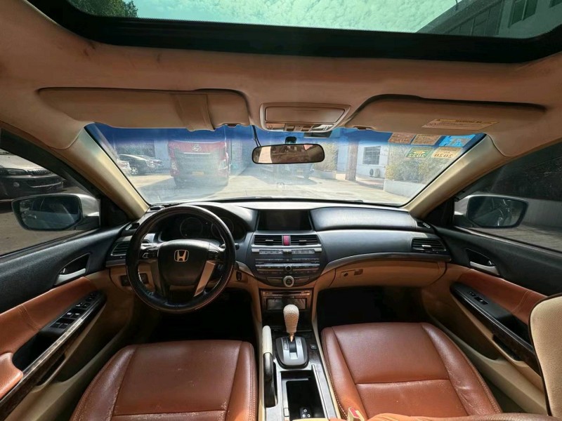 珠海10年本田雅阁8