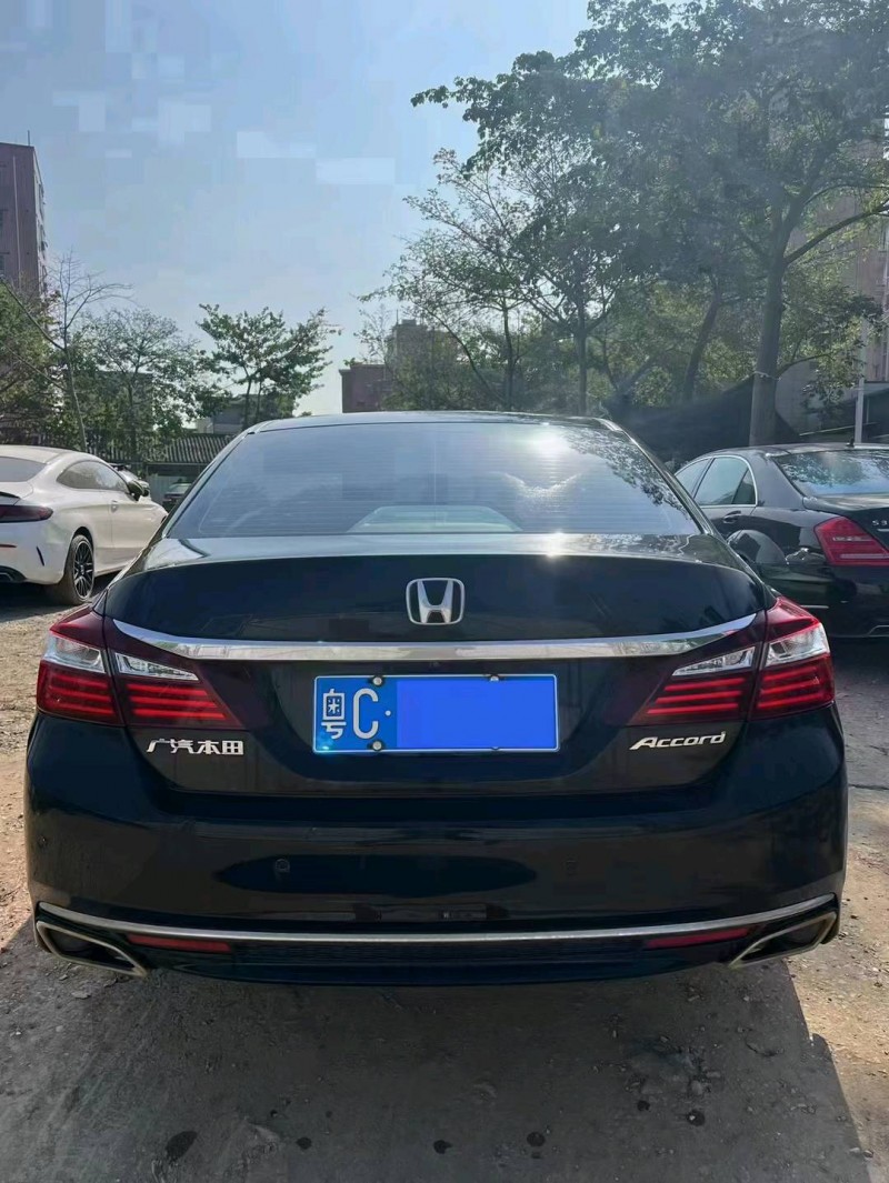 汕头18年本田雅阁4