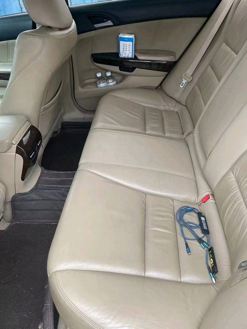 济宁10年本田雅阁5